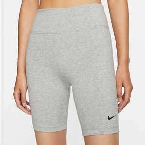 Nike Sportswear Leg-A-See Shorts